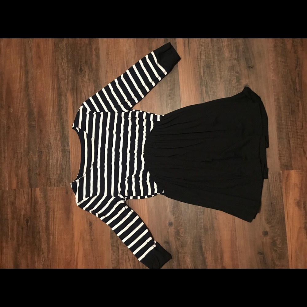 Maternity top NWOT - Picture 2 of 2
